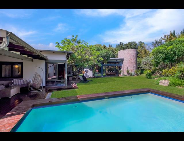 5 BEDROOM HOUSE FOR SALE IN HELDERFONTEIN ESTATE